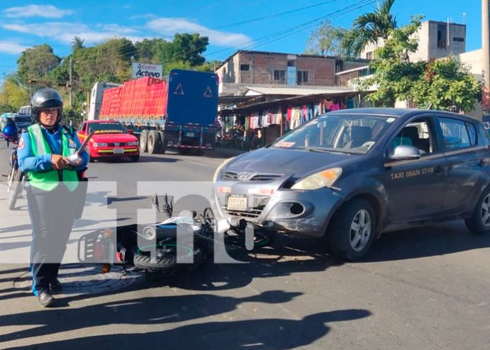 3.4 Motociclista lesionado al impactar con un taxi en Juigalpa, Chontales