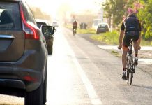 Ciclista ataca y apuñala a 11 personas en Nuevo México, Estados Unidos Ciclista ataca y apuñala a 11 personas en Nuevo México Estados Unidos