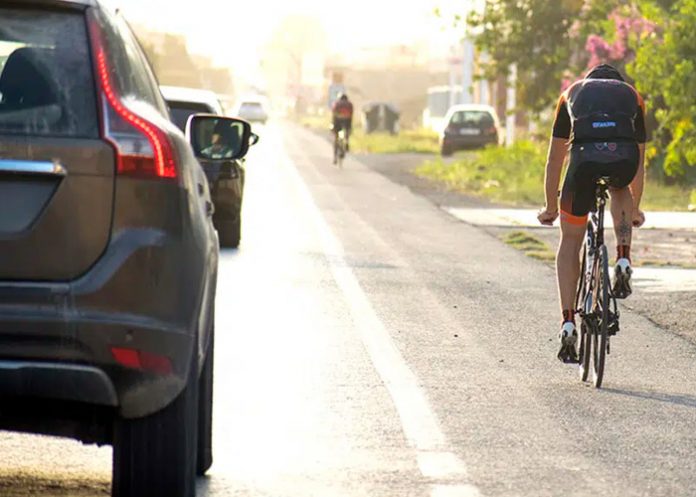 3.4 Ciclista ataca y apuñala a 11 personas en Nuevo México Estados Unidos