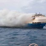 ¡Que dolor! Barco se incendia con más de mil Porsches en el Atlántico Buque incendiado en el Atlántico