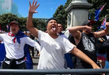 Protestas se instalan en Nueva Zelanda en contra de las vacunas
