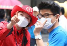 Lanzan moderna mascarilla que solo cubre la nariz