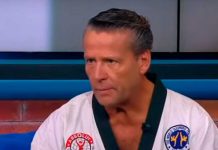 Alfredo Adame da clase de artes marciales en televisión