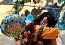Australia abre sus fronteras a los turistas, tras dos años de restricciones Tras dos años Australia abre sus fronteras a los turistas