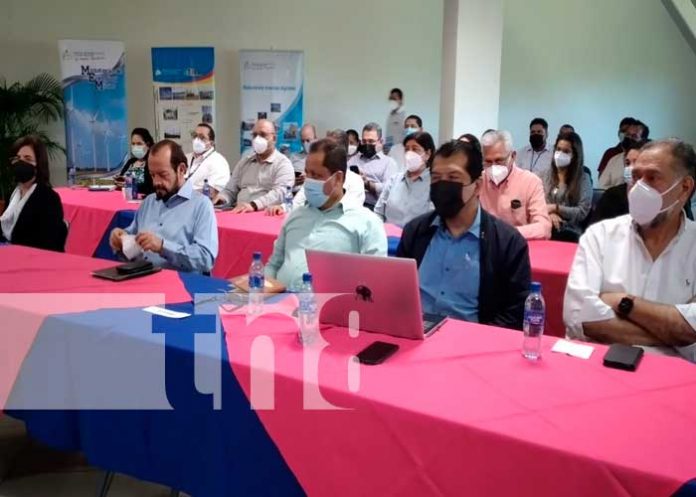 6 a nivel nacional se ha instalado paneles solares; a escuelas, sectores de salud, a las familias de Nicaragua