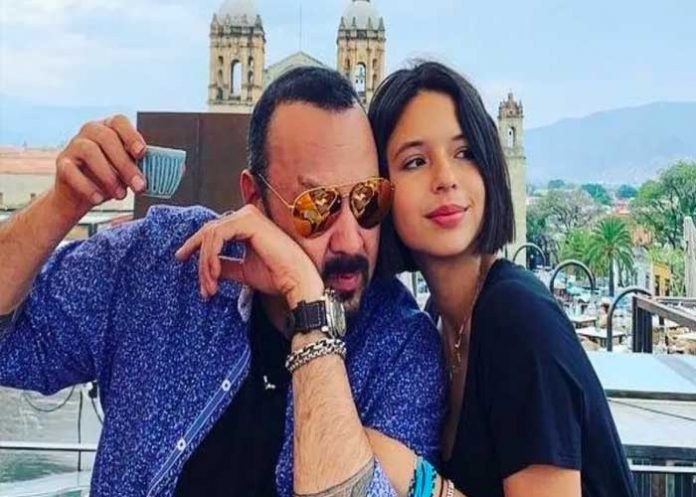 7 Ángela Aguilar prepara nueva canción