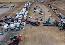 Cierre de planta de Ford por protestas en Canadá