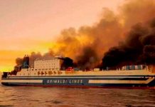 ¡Terrible! Se incendia un ferry en las islas de Grecia (VIDEO) Se incendia un ferry en las islas de Grecia