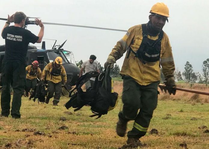 Evacuan familias por incendios que se expanden en Argentina