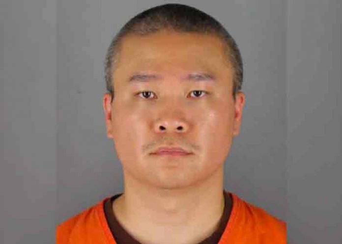 EE.UU: Expolicia acusado de la muerte de Floyd se exime