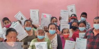 Entrega de títulos a pobladores de Río Blanco