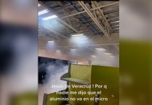Por ‘muerto de hambre’, casi se quema hasta la vida en México ¡VIDEO! Oficinista casi incendia el edificio en México