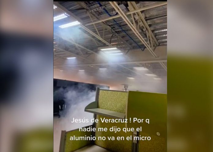 Oficinista casi incendia el edificio en México
