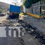 ¡Vivo de milagro! Camión destruido tras accidente en la Cuesta El Plomo Accidente de tránsito en la Cuesta El Plomo