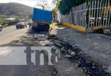 ¡Vivo de milagro! Camión destruido tras accidente en la Cuesta El Plomo Accidente de tránsito en la Cuesta El Plomo
