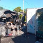 Aparatoso accidente deja al menos 3 muertos en Carretera a Nagarote Escena del aparatoso accidente de tránsito en Crta. a Nagarote