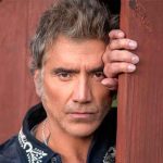 Alejandro Fernández cambia  una vez más su look y le llueven halagos Alejandro Fernández cambia una vez más su look y le llueven halagos