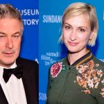 Familia de fotógrafa que murió en el set demanda a Alec Baldwin Familia de fotógrafa que murió en el set demanda a Alec Baldwin