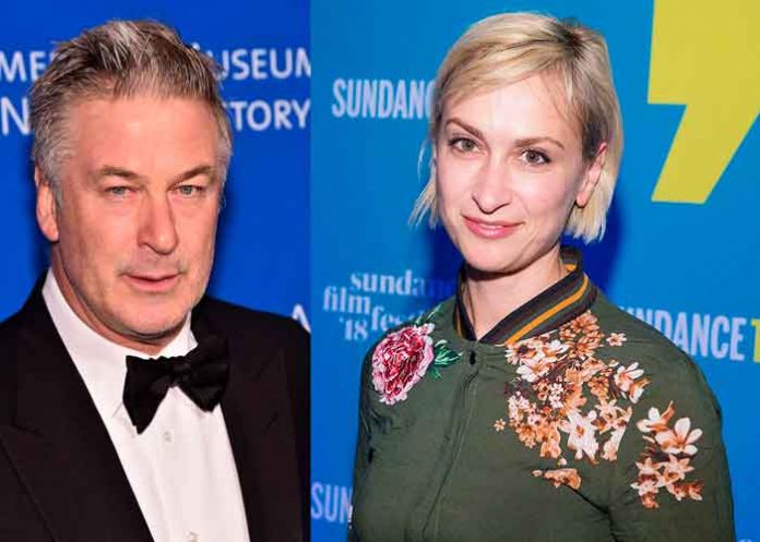 baldwin Familia de fotógrafa que murió en el set demanda a Alec Baldwin
