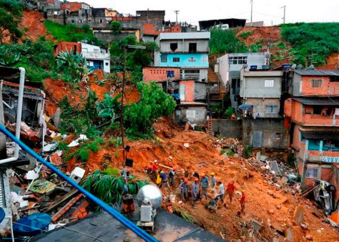 Fuertes lluvias dejan 28 muertos y familias desalojadas en Sao Paulo