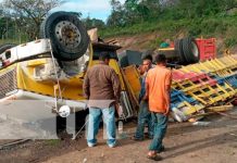 Camión cargado de harina se da vuelta en Matiguás Accidente de tránsito con camión en Matiguás