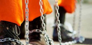 Pelea entre bandas provoca cierre de 120 prisiones federales en Texas