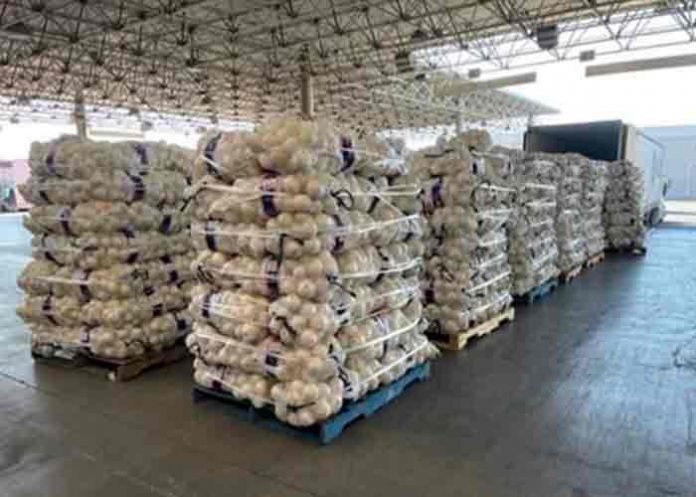 Cae contrabandista con 600 kilos de metanfetamina camuflada en cebollas