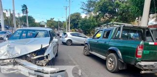 Choque frontal de dos vehículos en Bolonia, Managua
