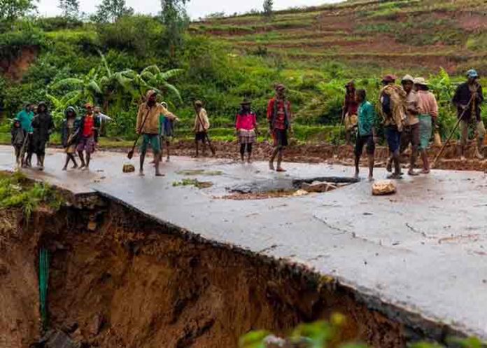 Seis muertos y miles de desplazados por ciclón Batsirai en Madagascar
