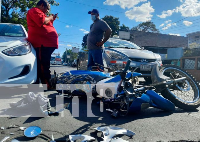 Accidente de tránsito deja a un motociclista herido en Managua
