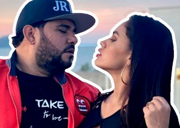 Mexicanos ponen a JR en jaque por supuesta relación con Karly Fornos