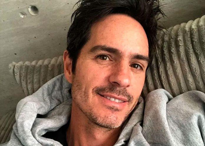 ¡Qué loco! Mauricio Ochmann tuvo relaciones con una fruta: no creerás cuál