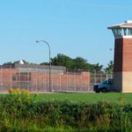 Reos le dan un castigo brutal a líder de porno infantil en Michigan