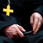 Sacerdote violó a una reclusa en prisión de mujeres en California