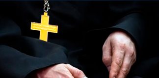 Sacerdote violó a una reclusa en prisión de mujeres en California