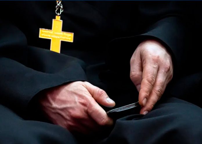 estados2 Sacerdote violó a una reclusa en prisión de mujeres en California