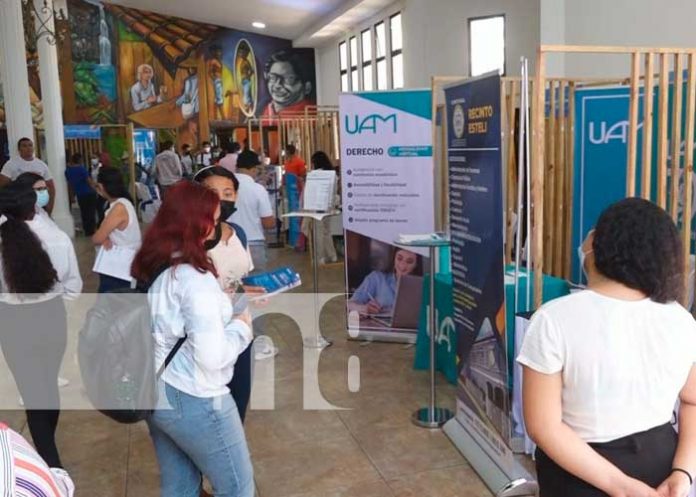 Feria de becas universitarias en Estelí