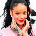 ¡La sensación! Rihanna presume su embarazo con revelador look