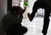 Colombia: Hombre zarandeó a su pareja porque soñó que tenía un amante Mujer recibe brutal golpiza por su hombre en Colombia