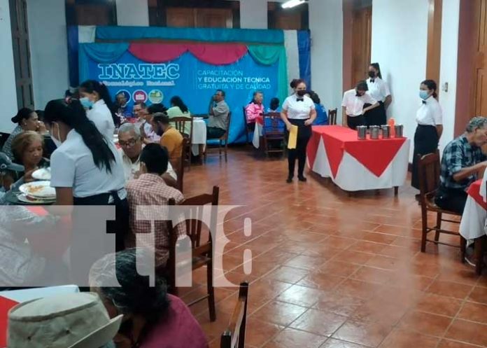 granada-adultos-02 Celebración con adultos mayores de Granada