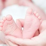 ¿Mal genético o reencarnación de Dios? nació un bebé con 8 extremidades