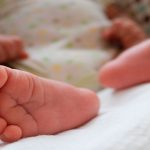 Inusual apariencia de una niña causa temor en la India