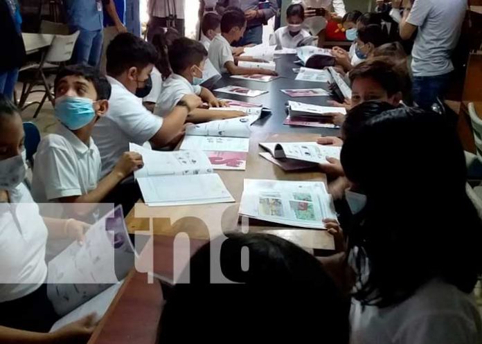 Libros de inglés para estudiantes de primaria en Nicaragua