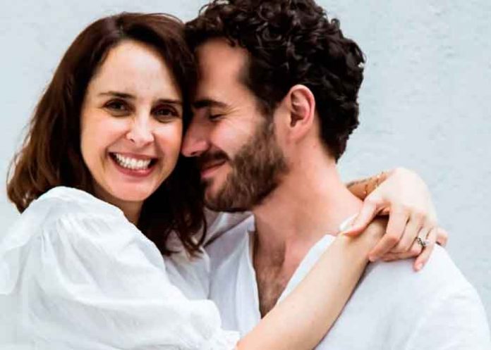 Con tierna foto Irán Castillo anuncia que ya es mamá