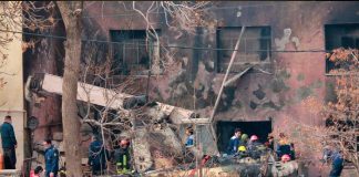Al menos tres muertos tras estrellarse avión contra una escuela en Irán