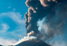 Ruge de nuevo el volcán Etna y obliga a cerrar el aeropuerto de Catania Nueva erupción del volcán Etna obligó a cerrar el aeropuerto de Catania