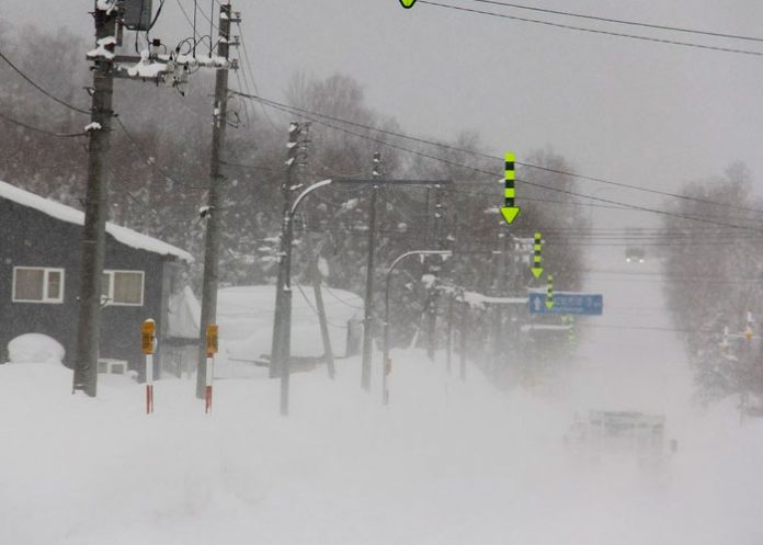 Fuertes nevadas azotan el norte de Japón