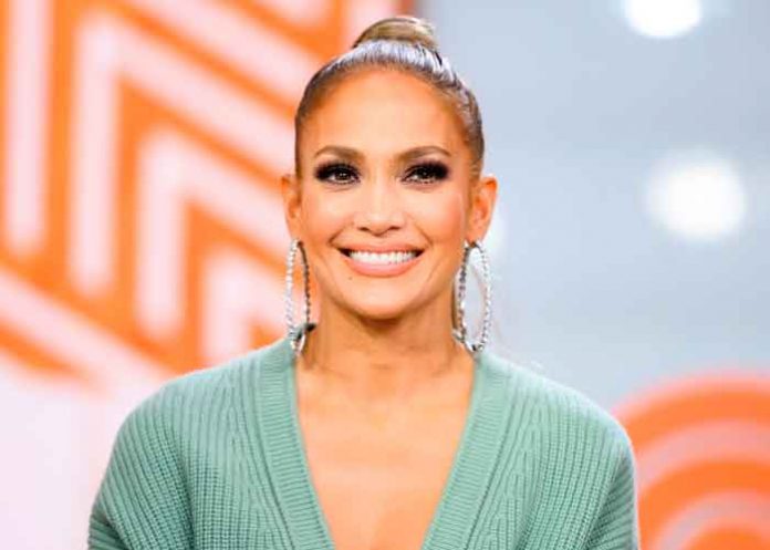¡Blasfemia contra la iglesia! JLo genera polémica con su última canción