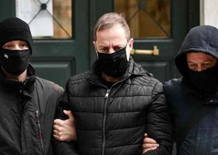 Arranca juicio por violación contra exdirector de teatro, Dimitris Lignadis