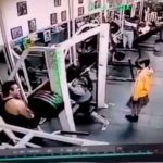 ¡La belleza cuesta! muere aplastada por una pesa en el gimnasio (VIDEO) ¡La belleza cuesta! muere aplastada por una pesa en el gimnasio (VIDEO)